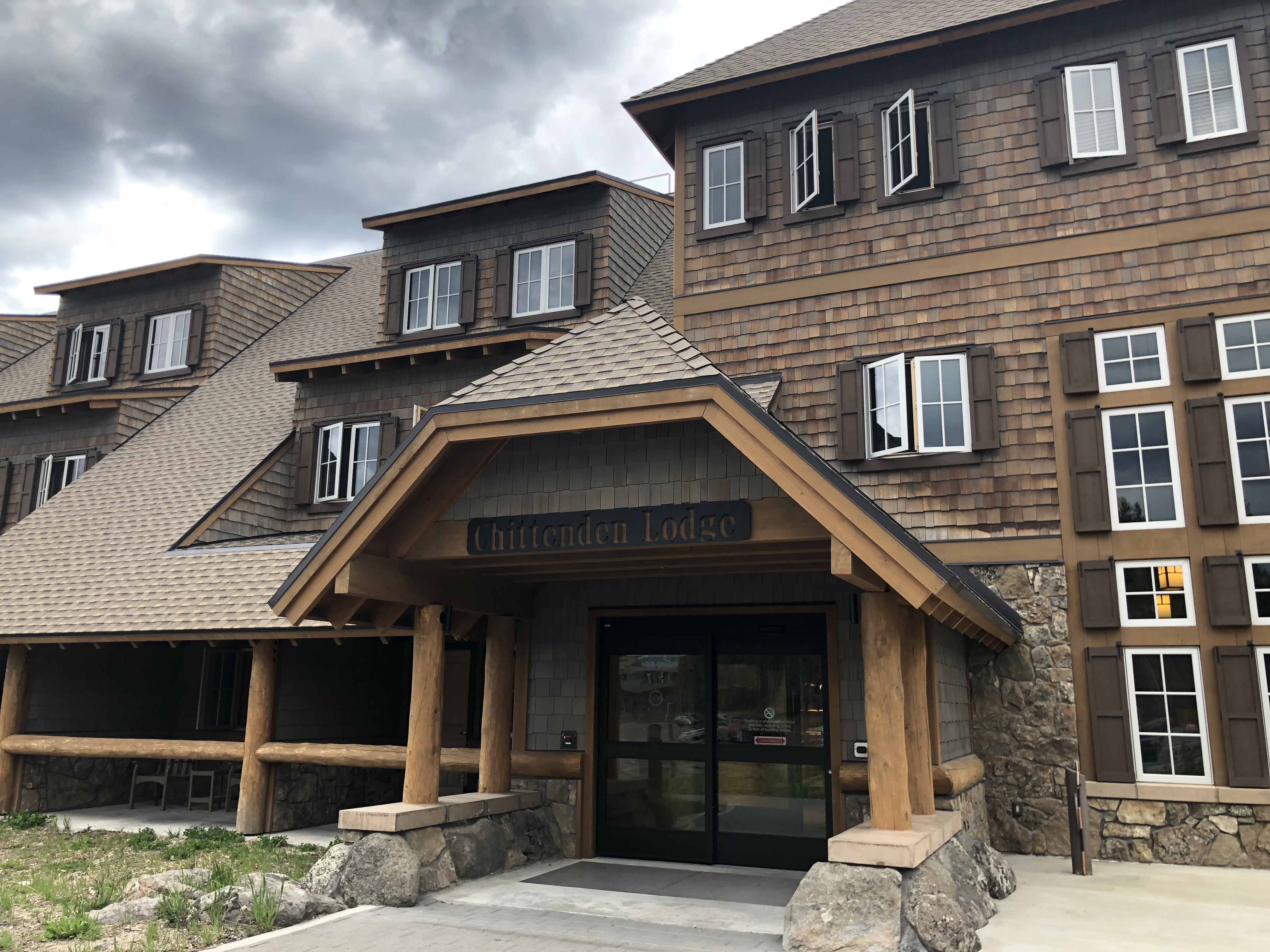 10 Tips For Staying At A Yellowstone National Park Lodge Mrs